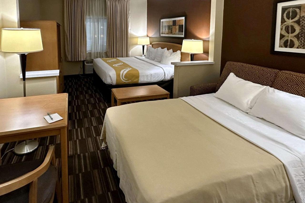 Quality Suites Near West Acres Фарго Екстериор снимка