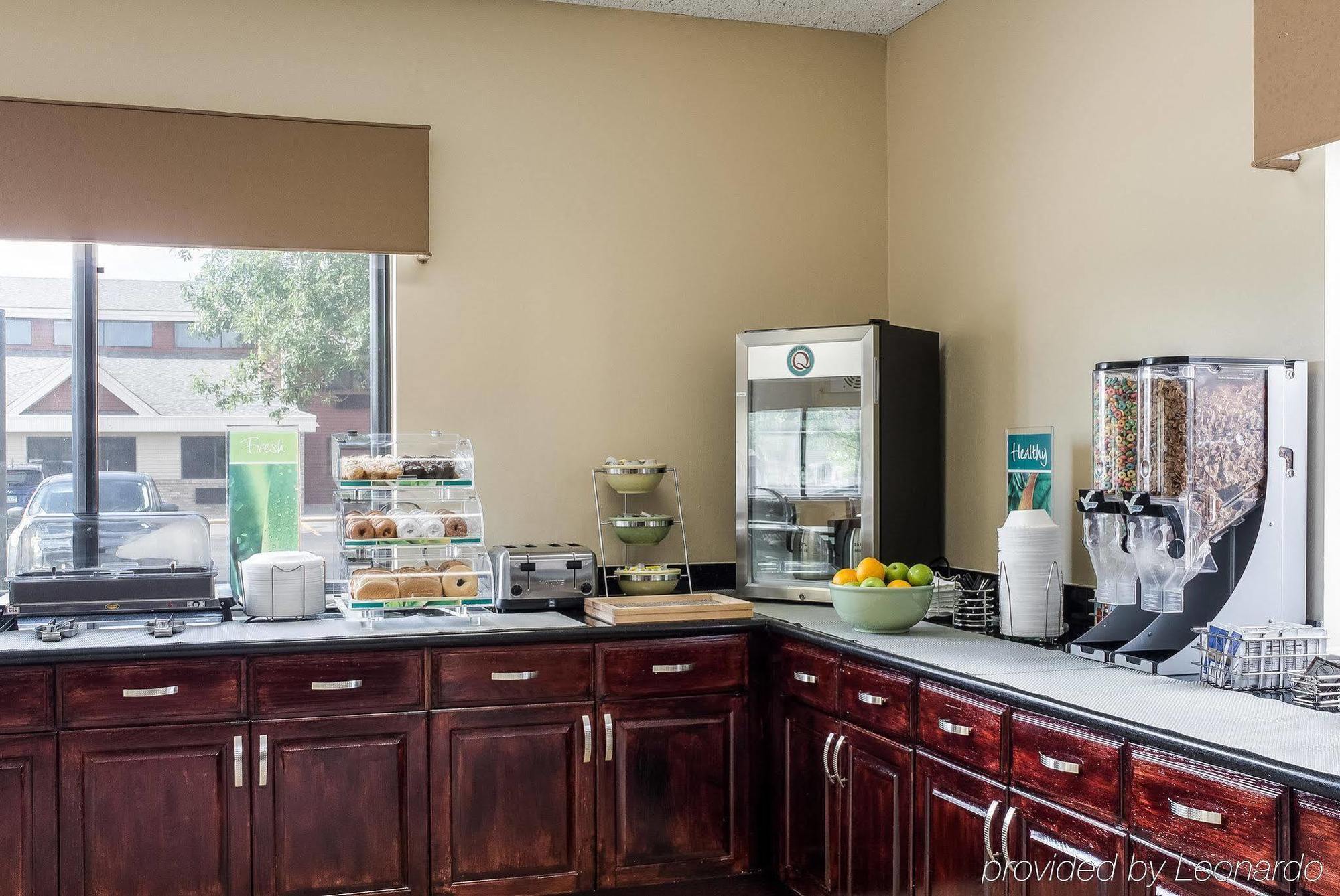 Quality Suites Near West Acres Фарго Екстериор снимка