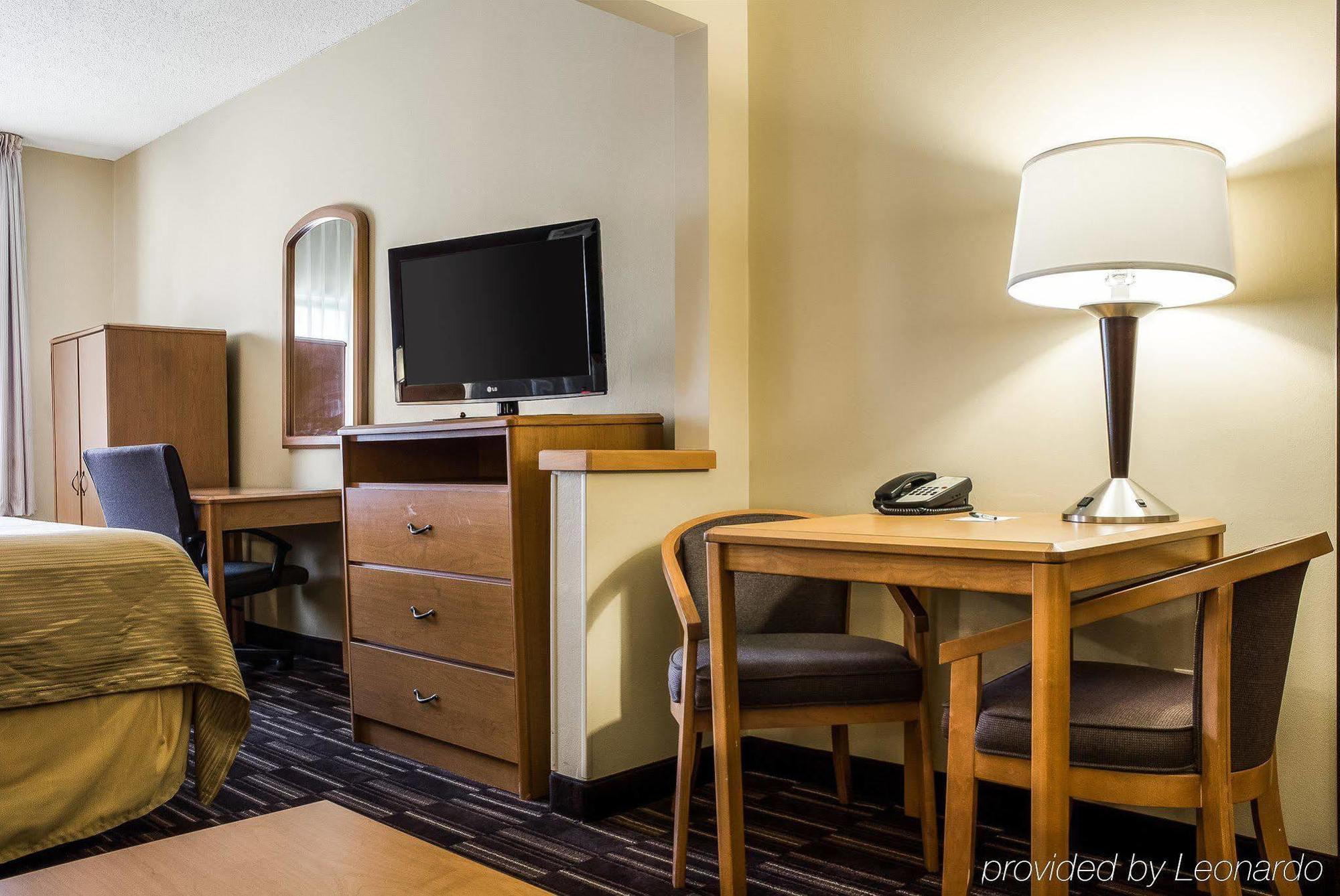 Quality Suites Near West Acres Фарго Екстериор снимка