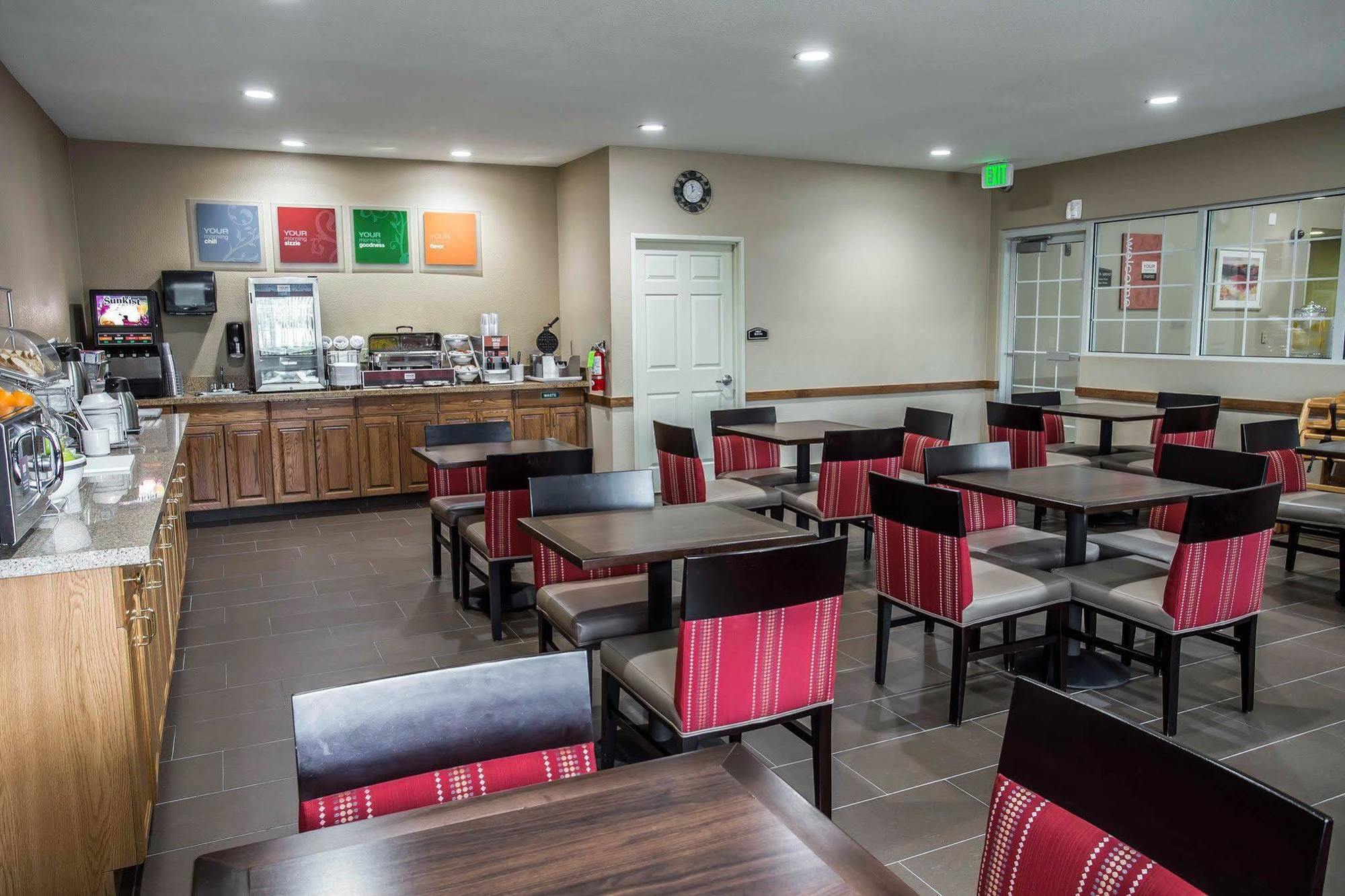 Quality Suites Near West Acres Фарго Екстериор снимка