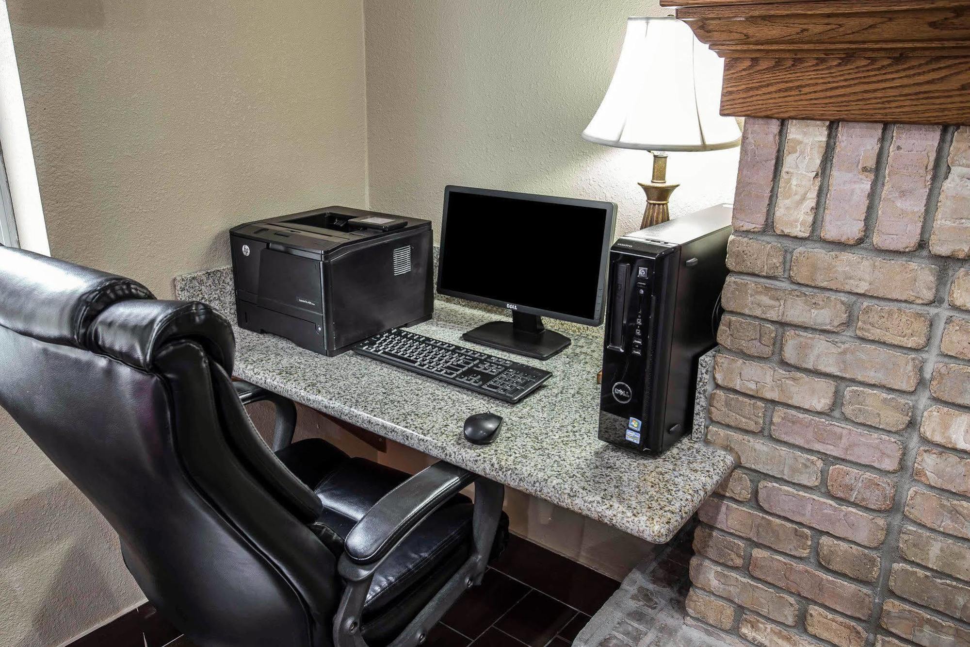 Quality Suites Near West Acres Фарго Екстериор снимка